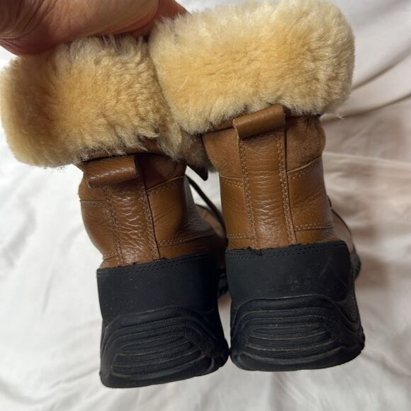 UGG Adirondack Chestnut Leather Boot III. Size 7.5. - Picture 9 of 12